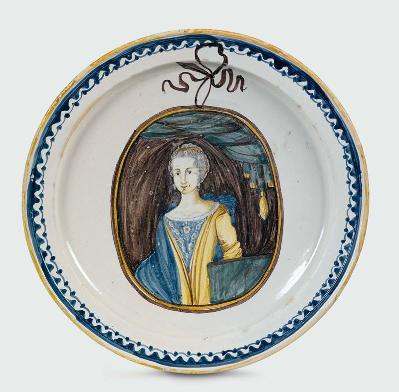 Grande piatto Area napoletana, inizi dell’Ottocento  - Asta Maioliche e Porcellane da Collezione - Cambi Casa d'Aste