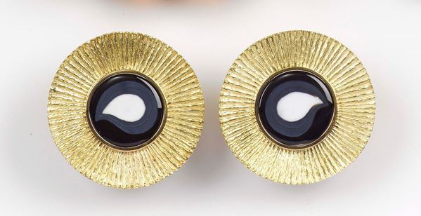 Enrico Cirio, Torino. An agate and onyx earrings