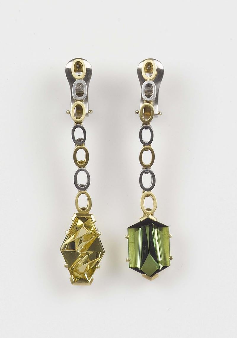 Enrico Cirio, Torino. Orecchini pendenti con berillo aureo e tormalina verde  - Asta Fine Jewels - Cambi Casa d'Aste