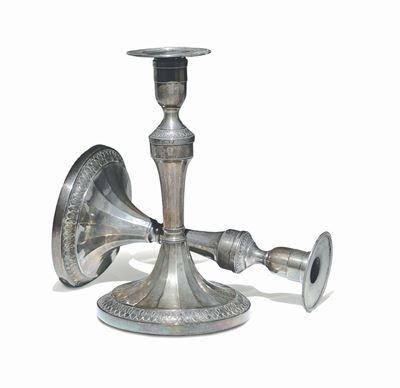 Coppia di Candelabri in Argento. Genova, Punzone della Torretta per L’anno 1794 e Mauriziano