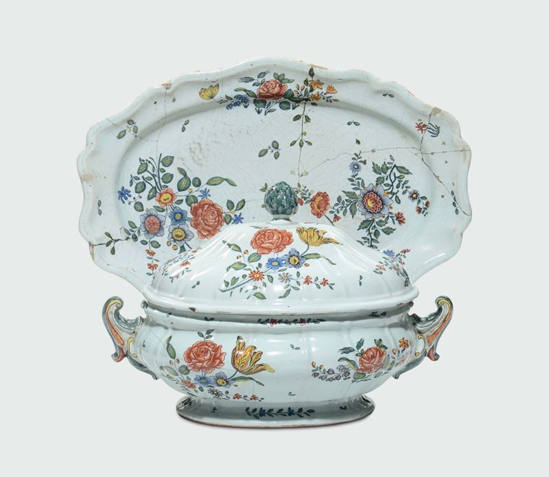 Zuppiera con vassoio Nord Europa, fine XVIII - inizio XIX secolo  - Auction Collectors' Majolica and Porcelain - Cambi Casa d'Aste