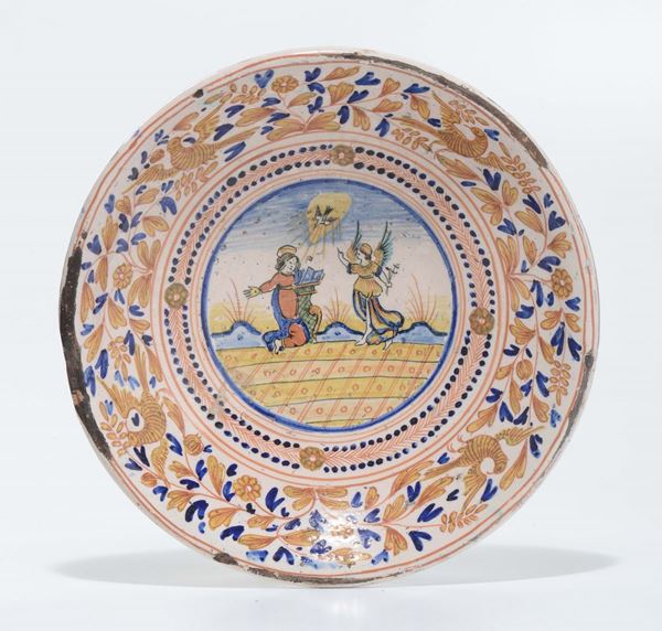Piatto in maiolica policroma, XVIII secolo