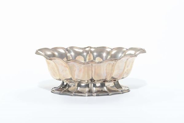 Centrotavola lobato in argento