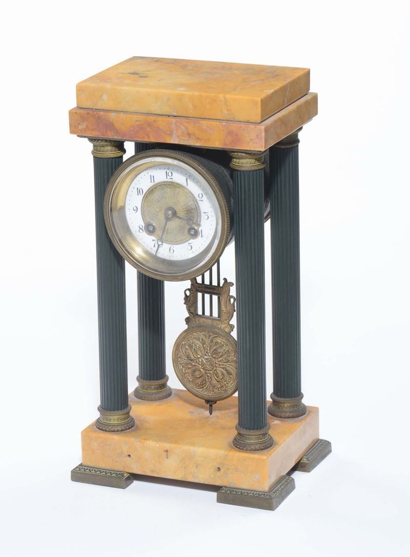 Orologio a tempietto in marmo e bronzo, XIX secolo  - Asta Antiquariato - Cambi Casa d'Aste