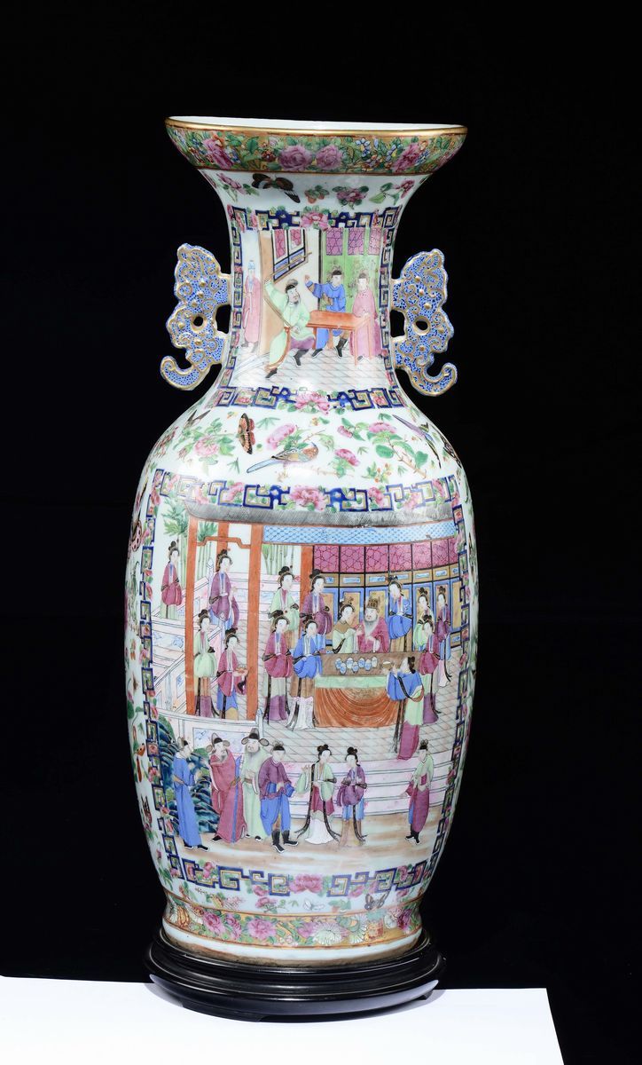 Vaso in Porcellana Famiglia Rosa con Raffigurazione di Scene di Vita di Corte Entro Riserve, Cina...