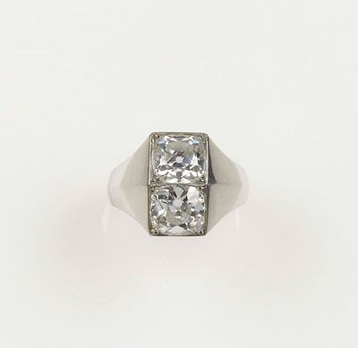 Anello con Due Diamanti Taglio Cuscino per Ct 4,75 Circa