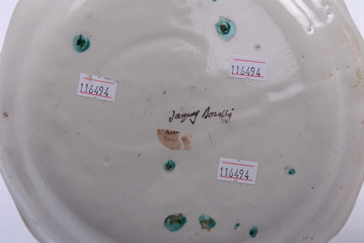 Coppia di Piatti in Maiolica con Decoro alla Rosa, Jacques Boselly, Savona XVIII Secolo