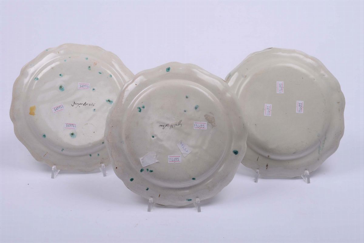 Tre Piatti in Maiolica con Decoro alla Rosa, Jacques Boselly, Savona XVIII Secolo