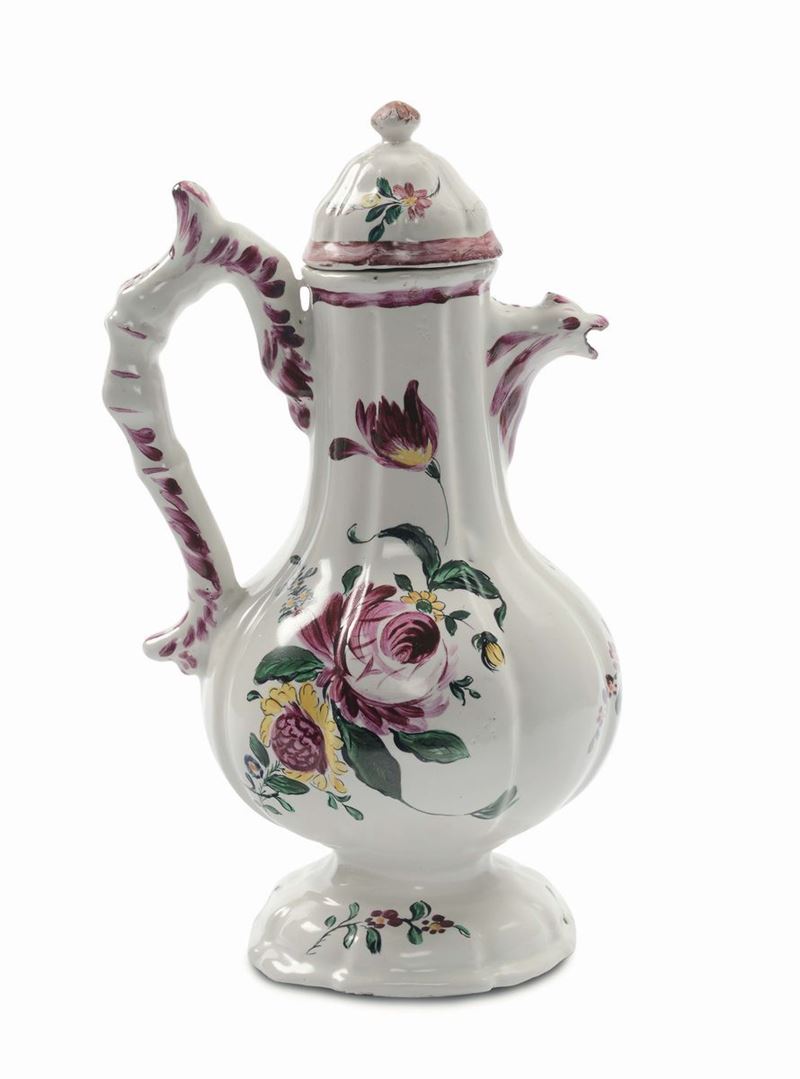 A maiolica coffee pot, Persaro, probably from the workshop of Ignazio Callegari, early 18th century  - Auction Majolica and porcelain from the 16th to the 19th century - Cambi Casa d'Aste
