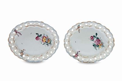 Coppia di Vassoietti in Maiolica con Decoro alla Rosa, Antonibon, Nove XVIII Secolo