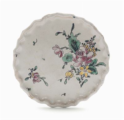 Sottocoppa in Maiolica con Decoro alla Rosa, Jacques Boselly, Pesaro XVIII Secolo