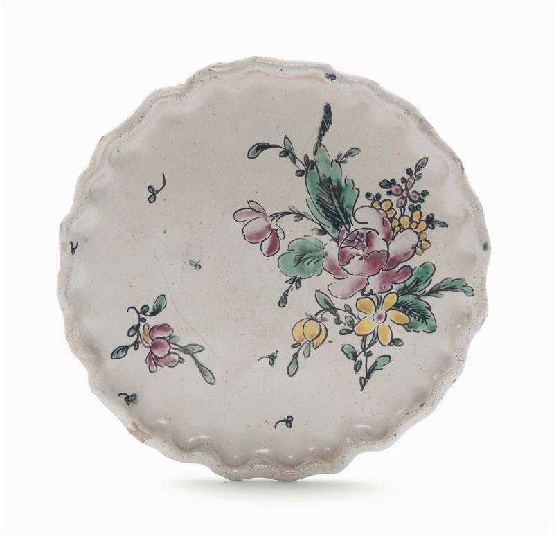 Sottocoppa in maiolica con decoro alla rosa, Jacques Boselly, Pesaro XVIII secolo  - Auction Furnishings from the mansions of the Ercole Marelli heirs and other property - Cambi Casa d'Aste