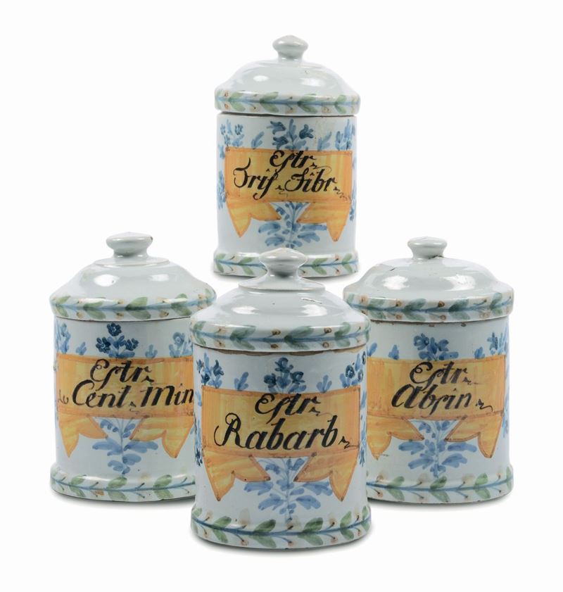 Quattro vasi di farmacia in maiolica, inizio XIX secolo  - Asta Arredi dalle dimore degli eredi Ercole Marelli e altre provenienze - Cambi Casa d'Aste