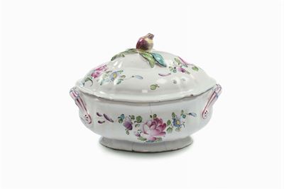 Zuppiera con Decoro alla Rosa, Sceaux, Francia XVIII Secolo