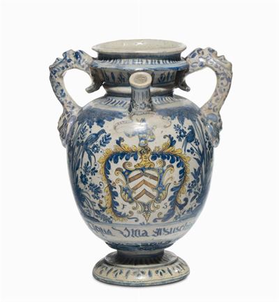 Idria in Maiolica Bianca e Blu con Stemma Policromo, Savona Fine XVIII Secolo