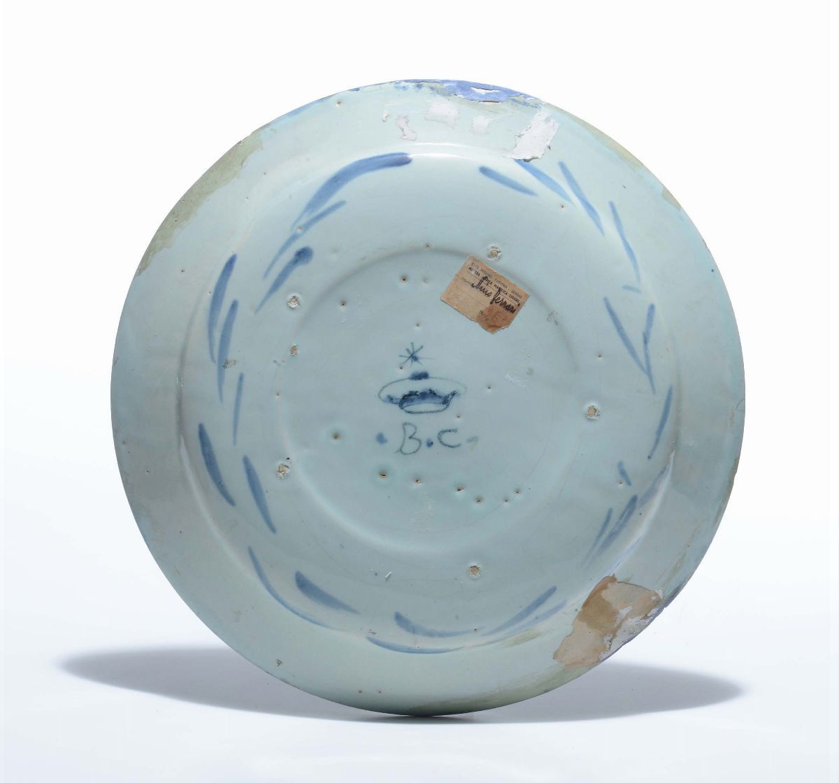 Piatto in Maiolica Bianca e Blu Decorato con Figure, Savona XVIII Secolo