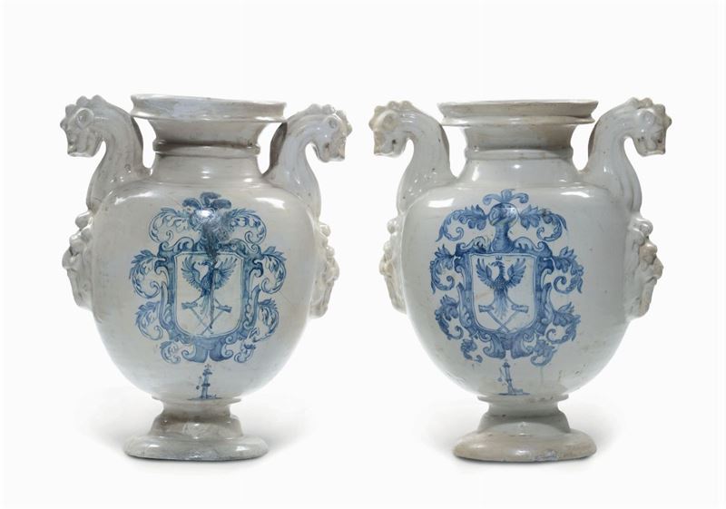 A pair of Italian stagnone jars, Savona, late 18th century  - Auction Majolica and porcelain from the 16th to the 19th century - Cambi Casa d'Aste