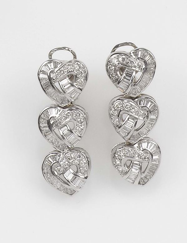 A hearts diamond earrings. Mounted in white gold 750/1000