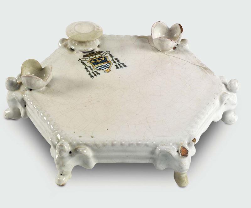 Portauovo Faenza, seconda metà del XVI secolo  - Asta Maioliche e Porcellane da Collezione - Cambi Casa d'Aste