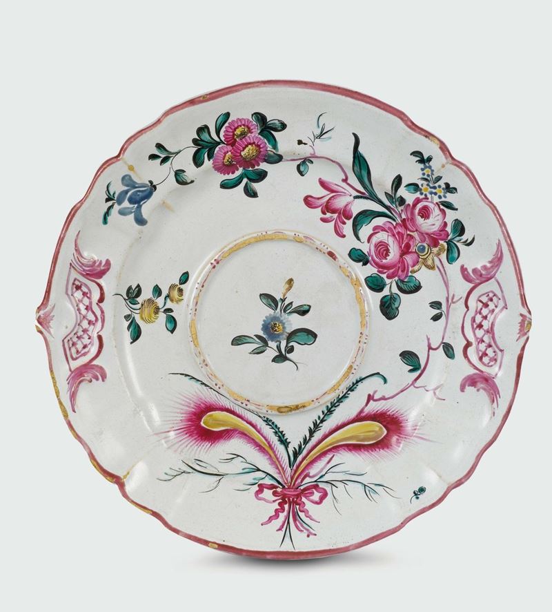 Presentatoio per tazza da brodo Faenza, fabbrica Ferniani, seconda metà del XVIII secolo  - Asta Maioliche e Porcellane da Collezione - Cambi Casa d'Aste
