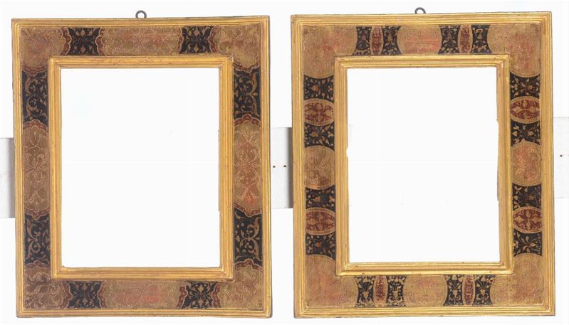 Due cornicette a cassetta in stile laccate e dorate, XX secolo  - Asta Cornici Antiche - Cambi Casa d'Aste