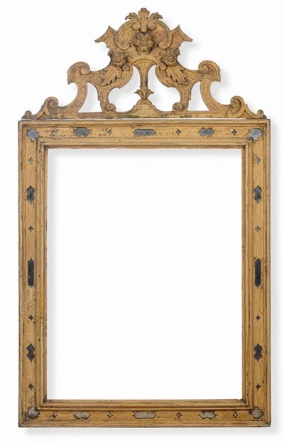 Cornice in Legno Laccato con Inserti a Specchio, Piemonte XVIII Secolo