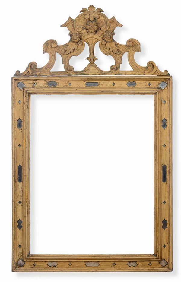 Cornice in legno laccato con inserti a specchio, Piemonte XVIII secolo