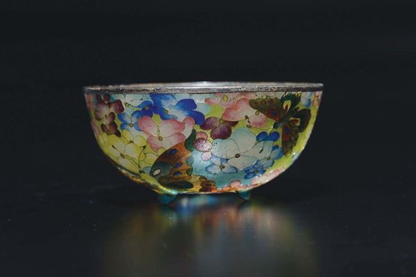 A glass paste bowl with flowers and butterflies, Japan, late 19th century