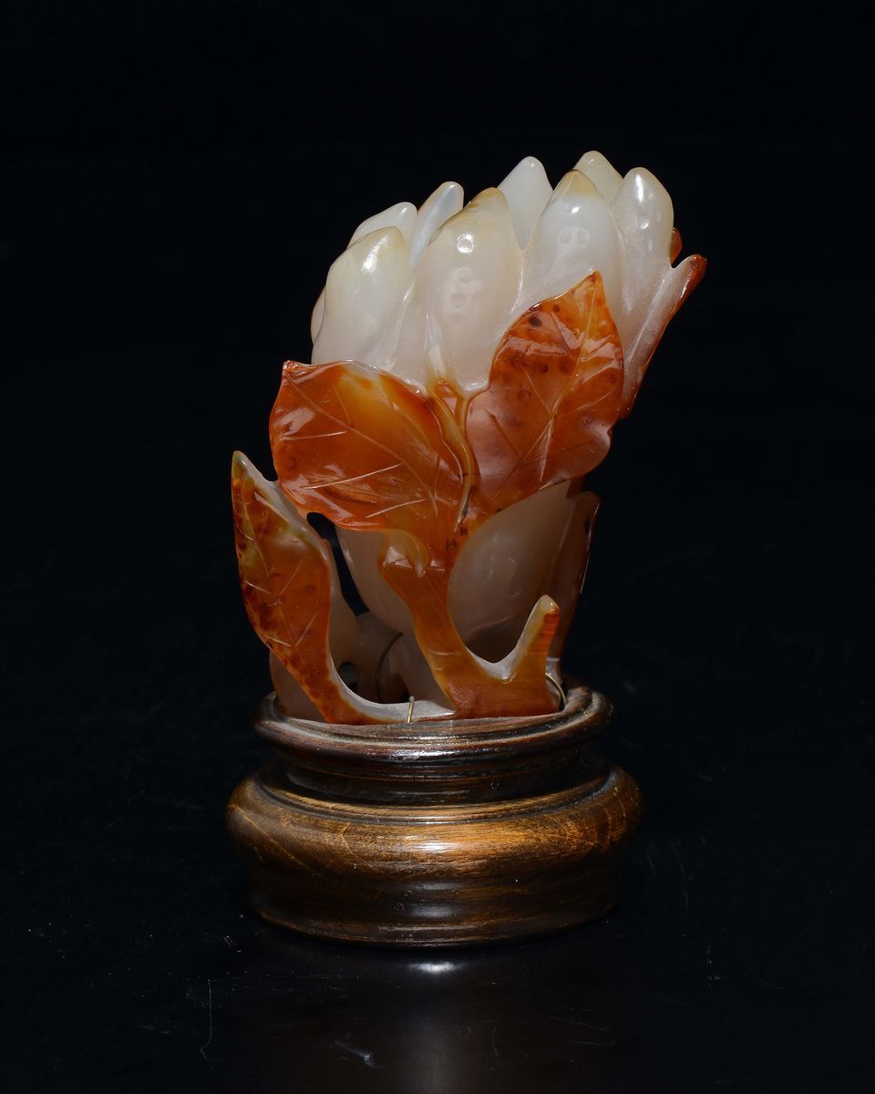 Fiore di Loto Scolpito in Giada Bianca e Russet, Cina, Dinastia Qing, XIX Secolo
