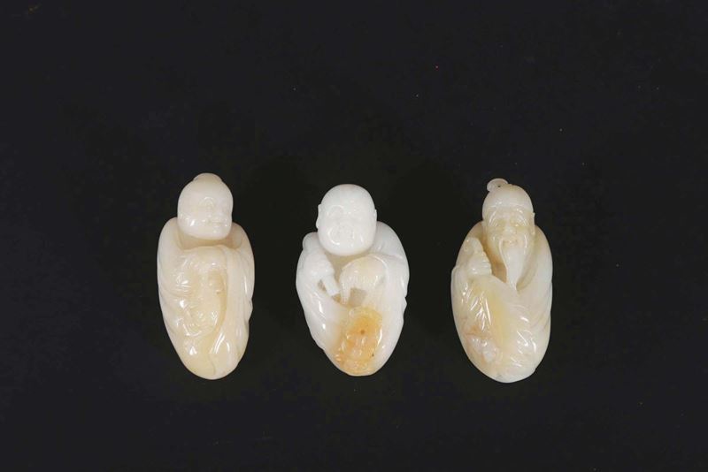 Three small white and russet jade figures of wise men, China, 20th century  - Auction Chinese Works of Art - Cambi Casa d'Aste