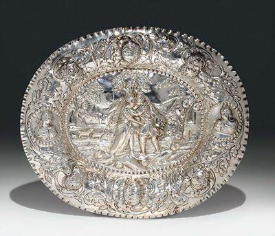Piatto da Parata in Argento Sbalzato e Cesellato, Mosca 1726, Argentiere Alexey Dwdwyew Shdarow (...