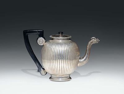 Teiera in Argento Fuso, Sbalzato e Cesellato, Parigi, Punzoni in Uso dal 1809 al 1819