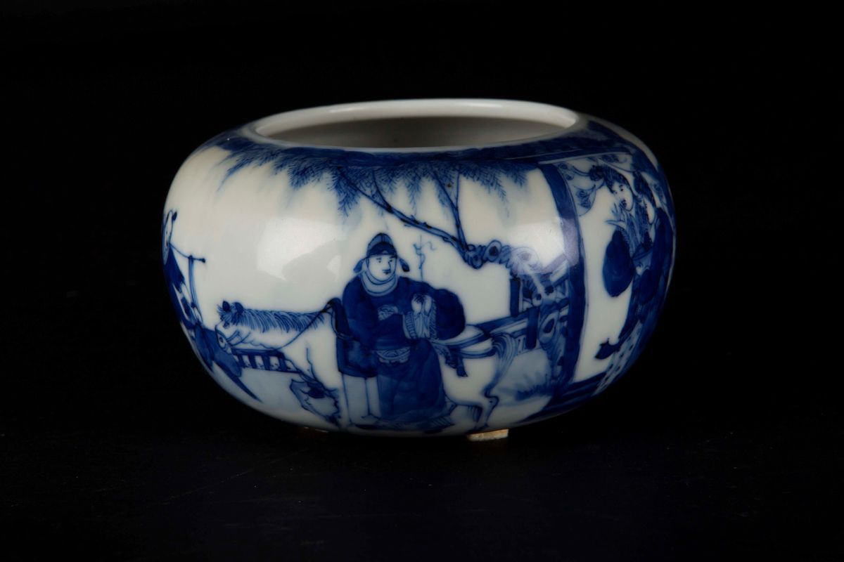 Sciacquapennelli in Porcellana Bianca e Blu con Scena di Vita Comune, Cina, Dinastia Qing, XIX Se...