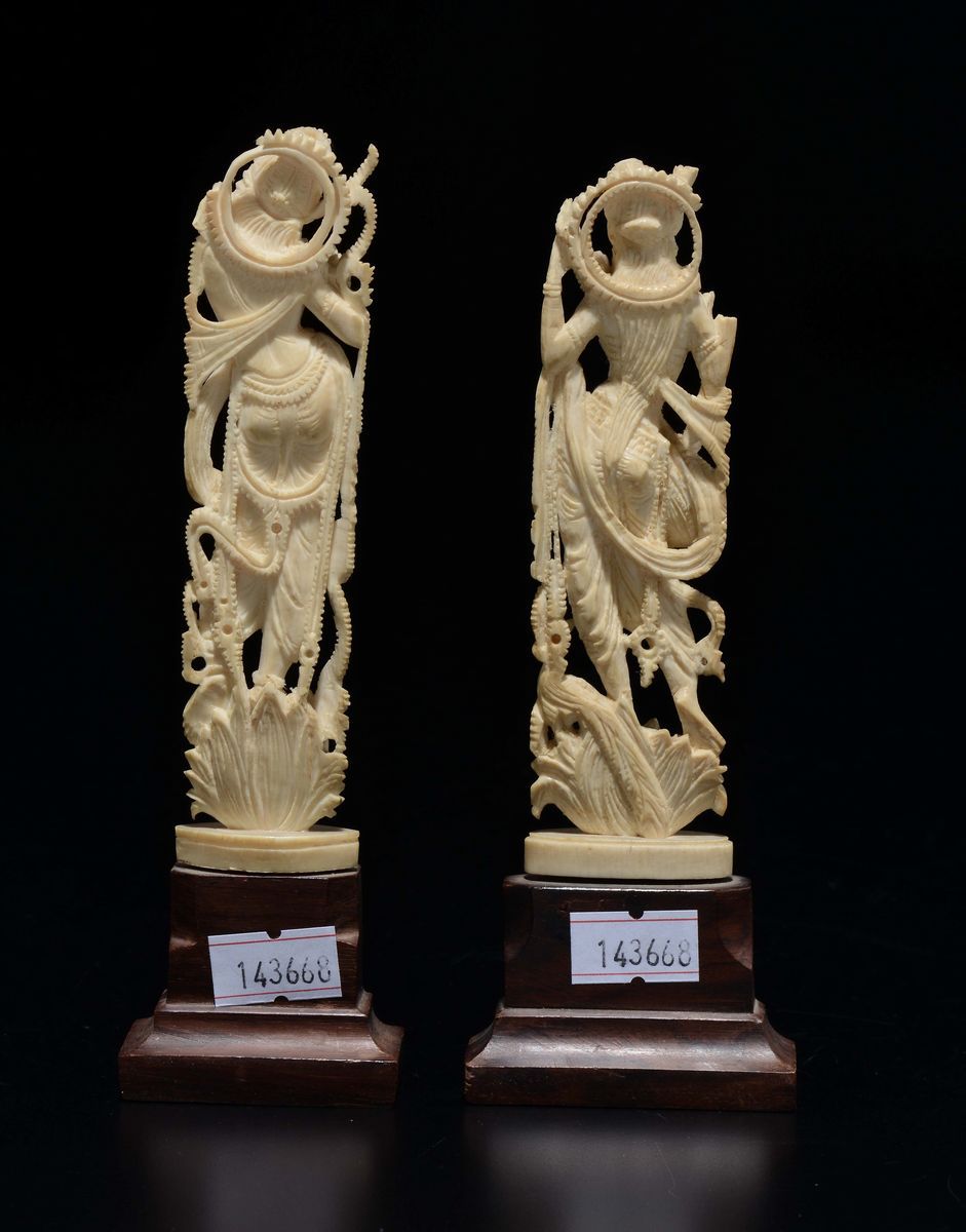 Due Divinità Scolpite in Avorio, India, Inizio XX Secolo