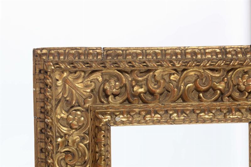Cornice in legno intagliato e interamente dorato, Bologna XVI-XVII secolo - Asta  Cornici Antiche - Cambi Casa d'Aste