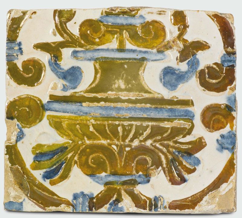 Piastrella Spagna, Probabilmente siviglia, XVI secolo  - Asta Maioliche e Porcellane da Collezione - Cambi Casa d'Aste