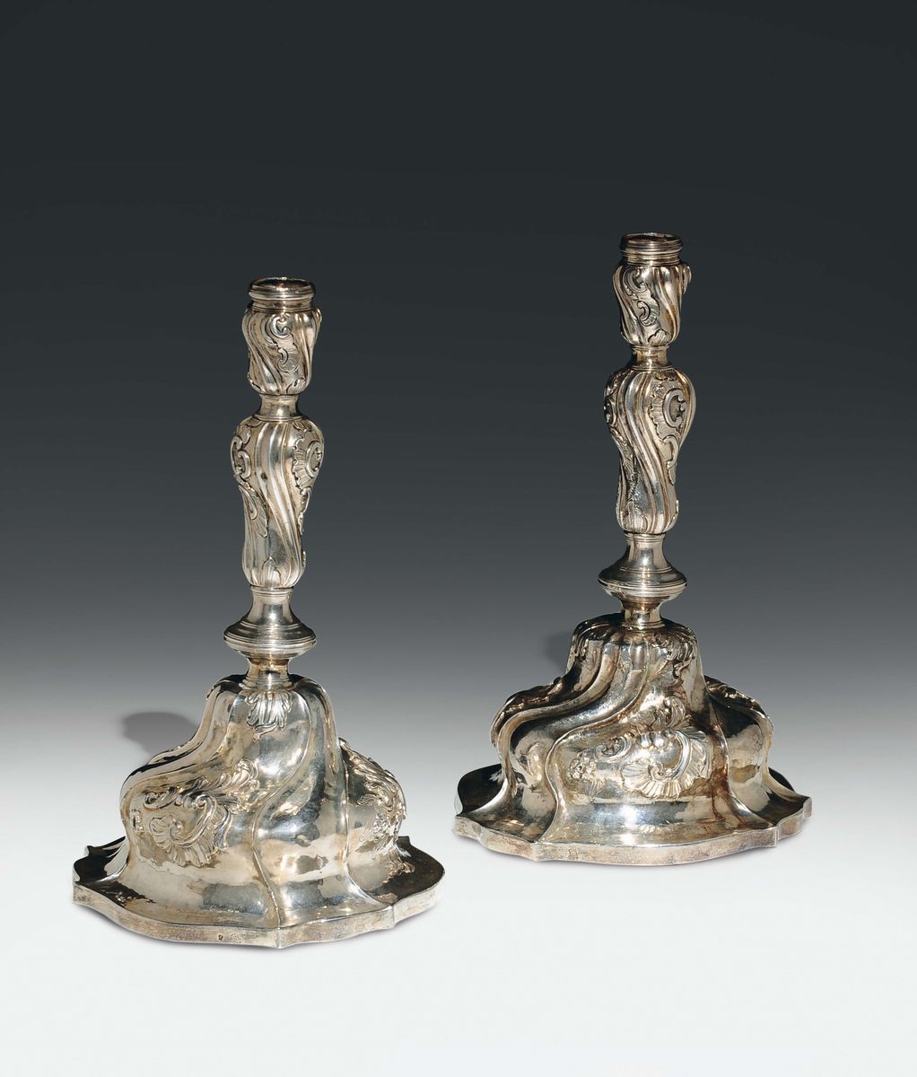 Coppia di Candelieri in Argento Sbalzato e Cesellato. Genova Punzone della Torretta per il 1777