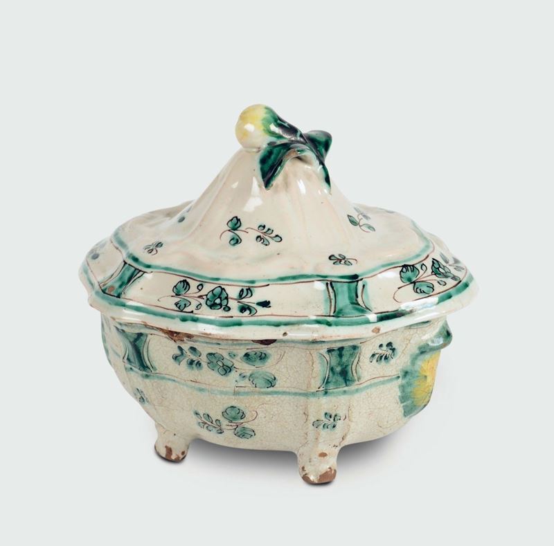 Piccola zuppiera Cerreto,  XVIII secolo  - Asta Maioliche e Porcellane da Collezione - Cambi Casa d'Aste