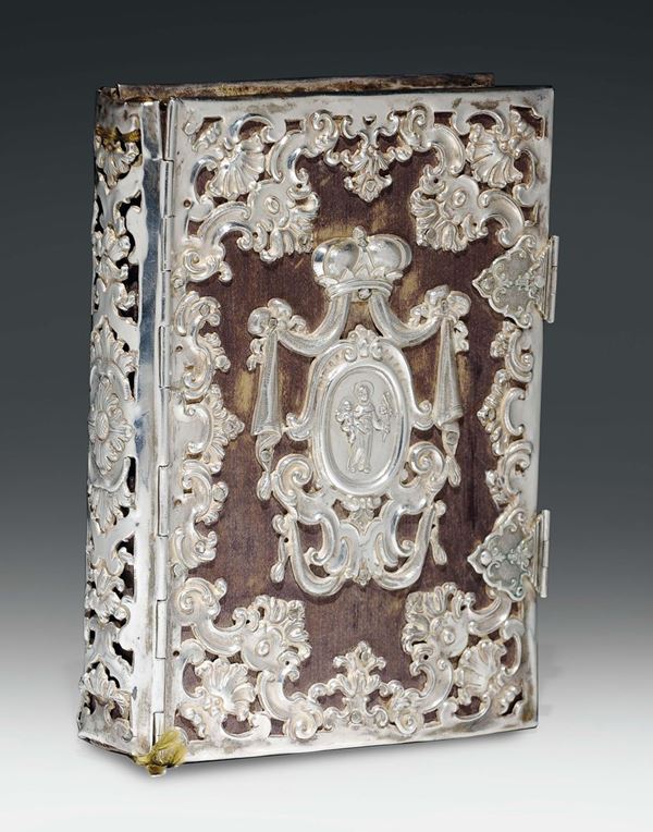 Copertura per libro delle Quarantore in velluto e argento sbalzato e cesellato. Probabilmente Palermo seconda metà del XVIII secolo
