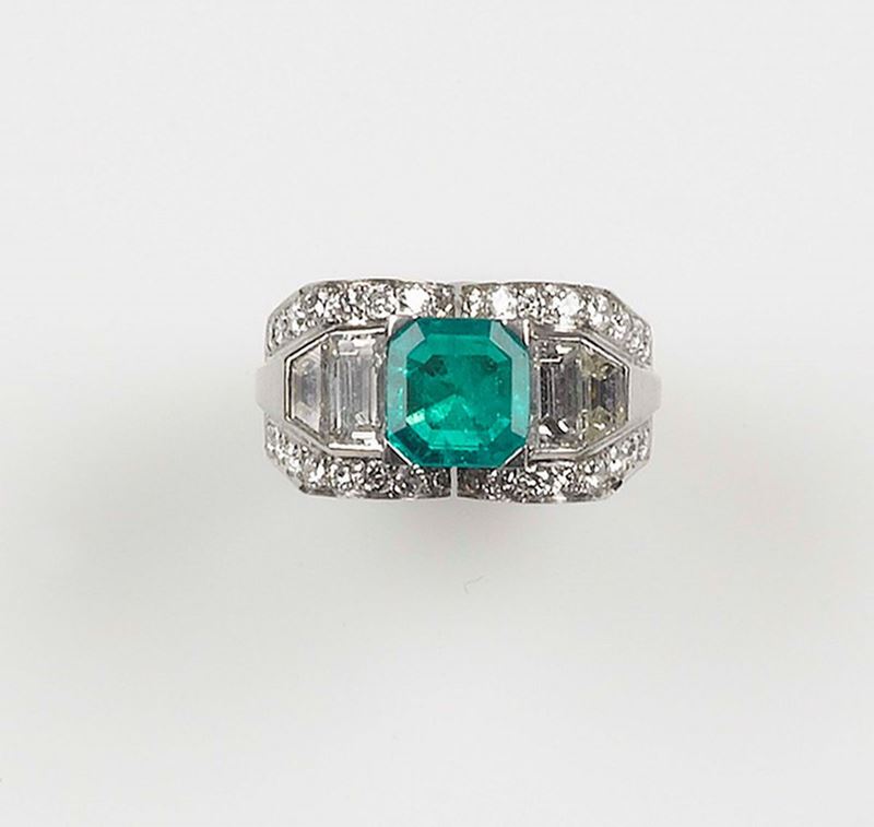 Anello con smeraldo Colombia di ct 1,25 circa e diamanti  - Asta Fine Jewels - Cambi Casa d'Aste