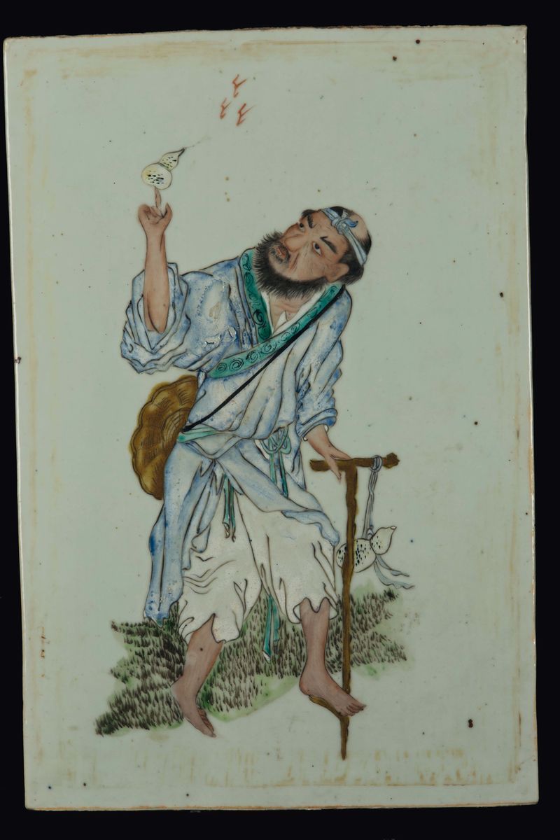Otto Placche in Porcellana a Smalti Policromi con Iscrizioni, Raffiguranti Scene di Vita Comune, ...