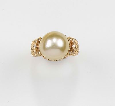Anello con Perla Gialla e Diamanti