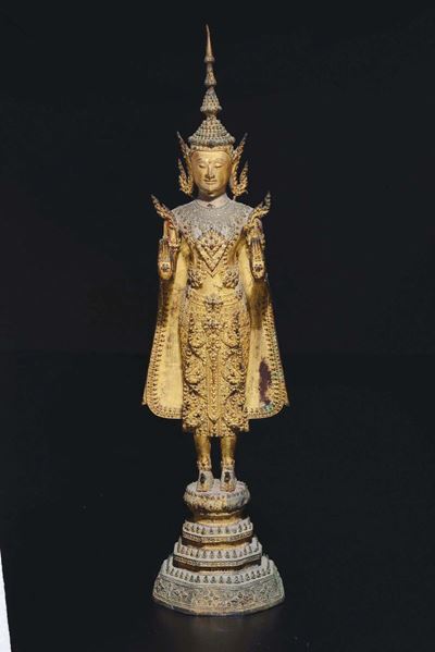 Grande Divinità Eretta in Bronzo Dorato, Thailandia, XIX Secolo