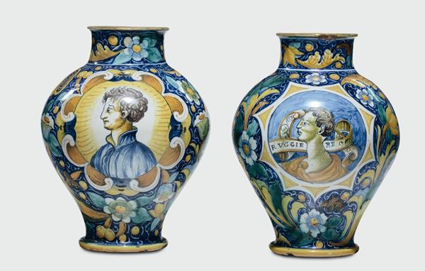 Coppia di bocce in maiolica policroma, Sicilia XIX-XX secolo