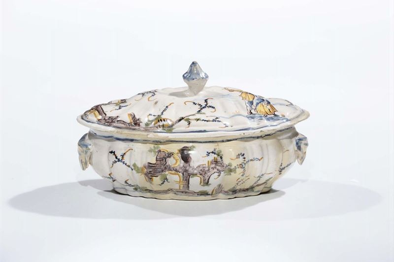 A maiolica tureen, Savona, mid 18th century workshop  - Auction Majolica and porcelain from the 16th to the 19th century - Cambi Casa d'Aste