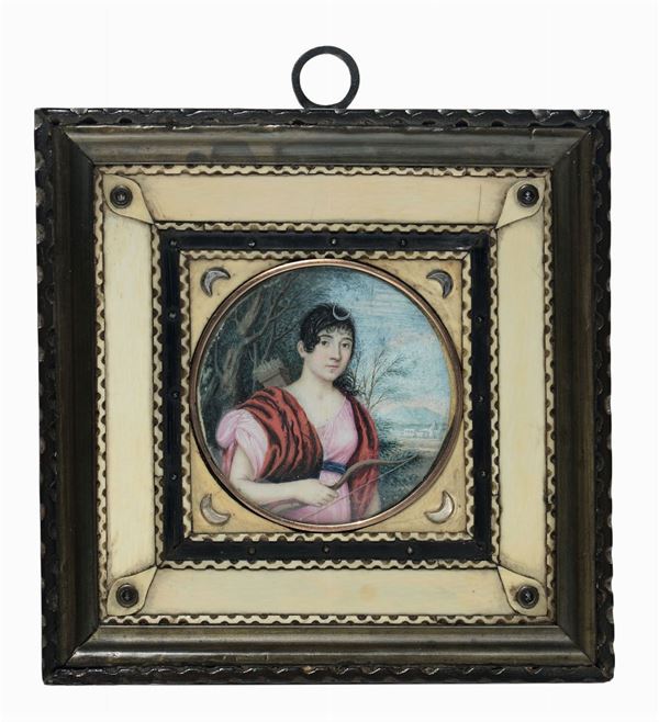 Miniatura su avorio raffigurante Diana cacciatrice entro elaborata cornice in legno e avorio, arte neoclassia del XIX secolo