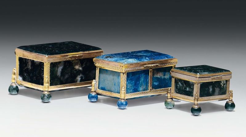 Tre scatoline in rame dorato e agata muschiata, Francia XIX secolo  - Auction Italian and European Silver Collection - Cambi Casa d'Aste