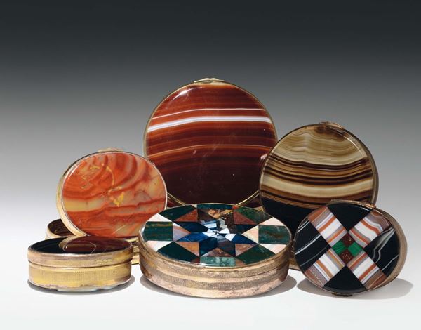 Sei scatole circolari e ovali in varie pietre dure, Francia XIX secolo