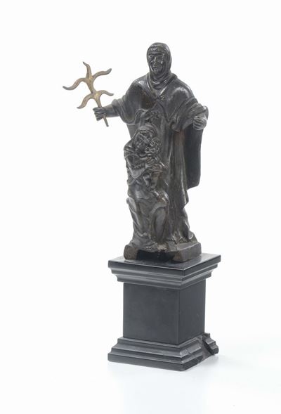 Grippo in Bronzo Argentato con Decorazione di S Anna e Madonna Col Bambino, Germania XVII Secolo