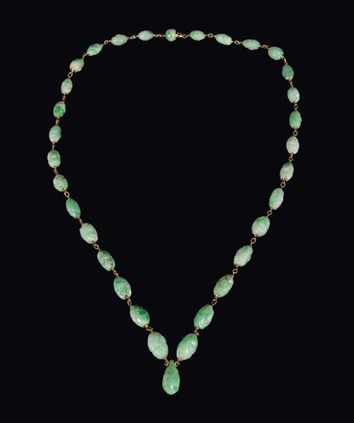 Collana in Giada Verde Mela e Catena Dorata, Cina, Dinastia Qing, XIX Secolo